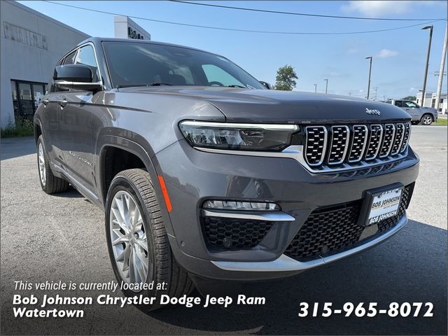 2022 Jeep Grand Cherokee Summit