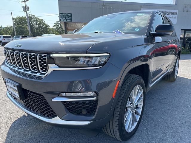 2022 Jeep Grand Cherokee Summit