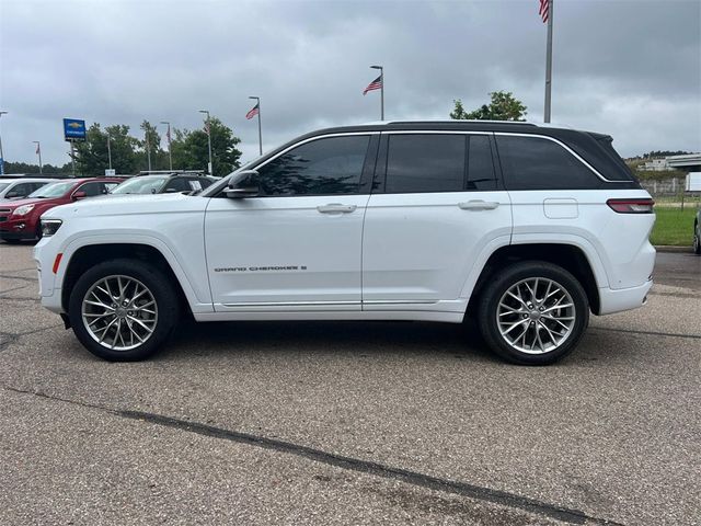 2022 Jeep Grand Cherokee Summit