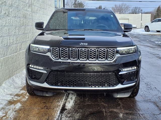 2022 Jeep Grand Cherokee Summit