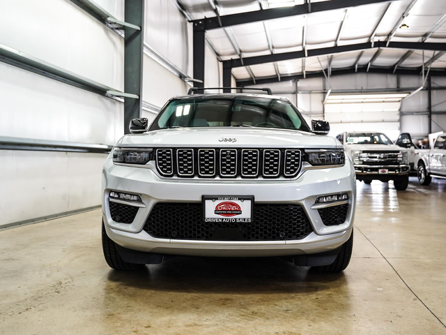 2022 Jeep Grand Cherokee Summit