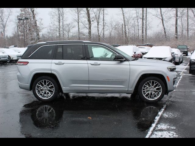 2022 Jeep Grand Cherokee Summit