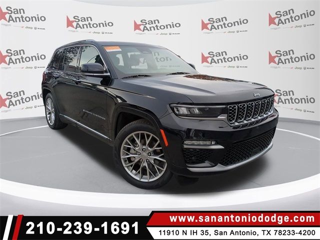 2022 Jeep Grand Cherokee Summit