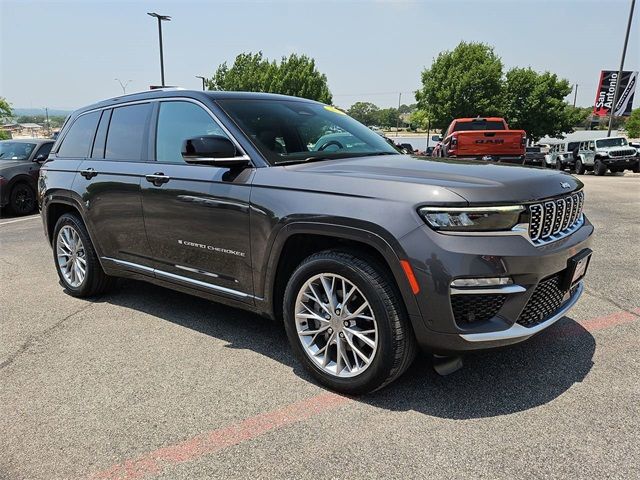 2022 Jeep Grand Cherokee Summit