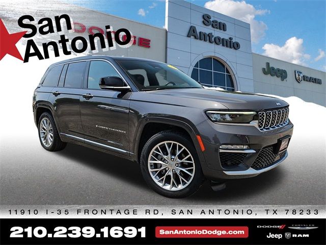 2022 Jeep Grand Cherokee Summit