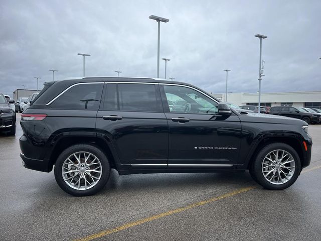 2022 Jeep Grand Cherokee Summit