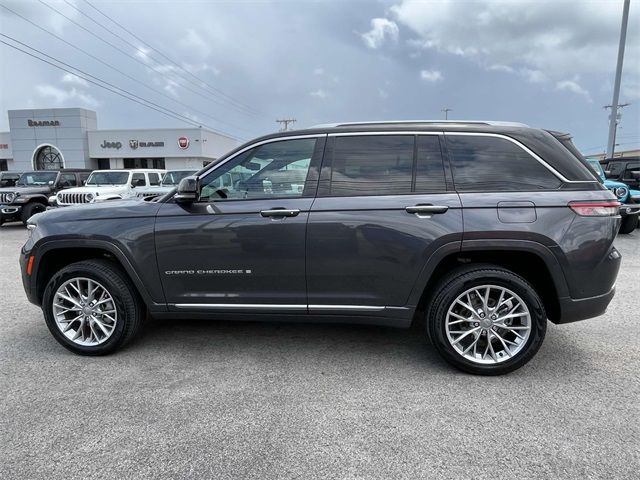 2022 Jeep Grand Cherokee Summit