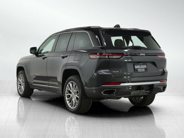 2022 Jeep Grand Cherokee Summit