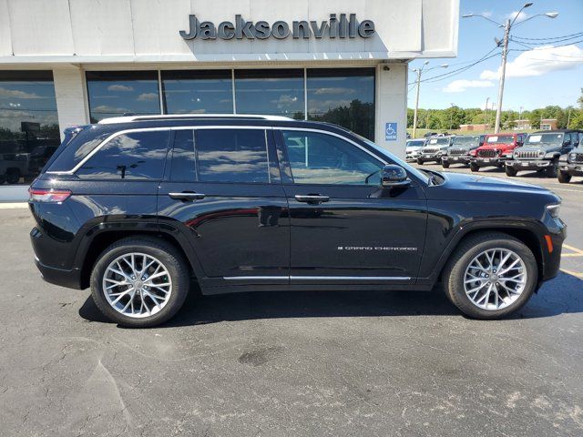 2022 Jeep Grand Cherokee Summit