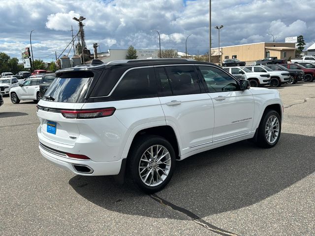 2022 Jeep Grand Cherokee Summit