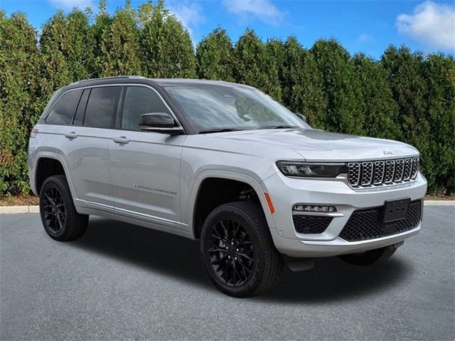 2022 Jeep Grand Cherokee Summit