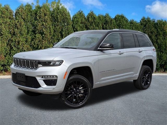 2022 Jeep Grand Cherokee Summit