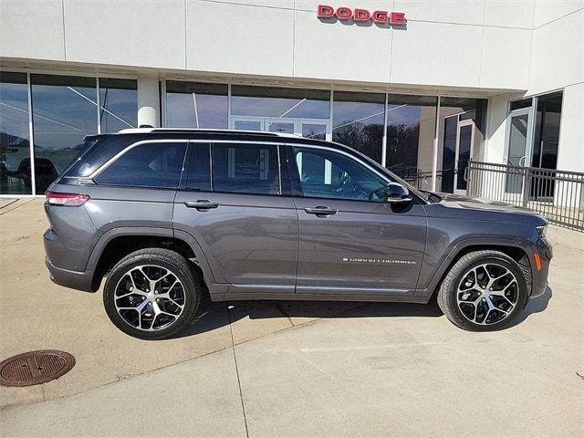 2022 Jeep Grand Cherokee Summit Reserve