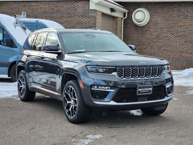 2022 Jeep Grand Cherokee Summit