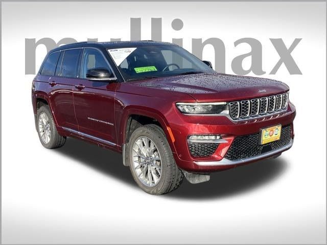 2022 Jeep Grand Cherokee Summit