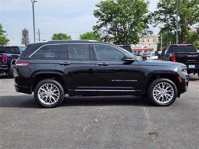 2022 Jeep Grand Cherokee Summit