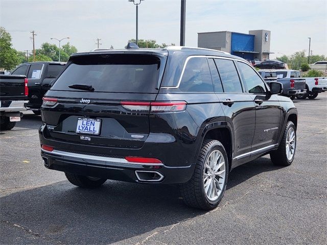 2022 Jeep Grand Cherokee Summit