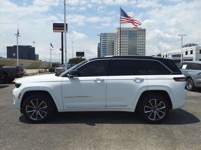 2022 Jeep Grand Cherokee Summit