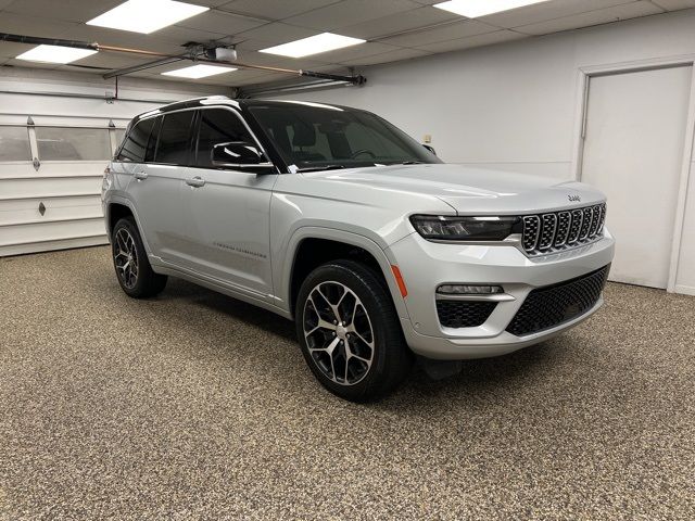 2022 Jeep Grand Cherokee Summit Reserve