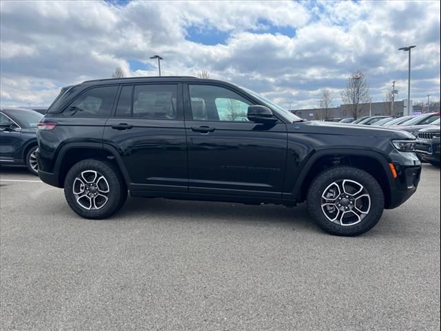 2022 Jeep Grand Cherokee 4xe Trailhawk