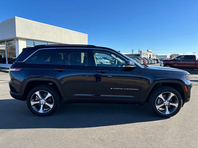 2022 Jeep Grand Cherokee 4xe Base