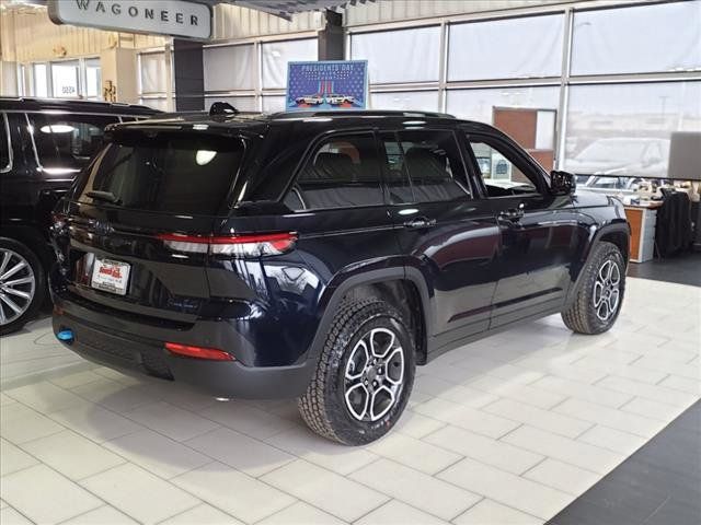 2022 Jeep Grand Cherokee 4xe Trailhawk