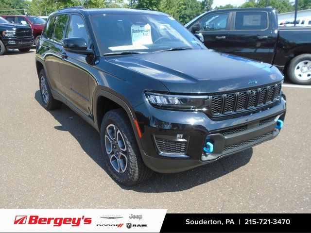 2022 Jeep Grand Cherokee 4xe Trailhawk