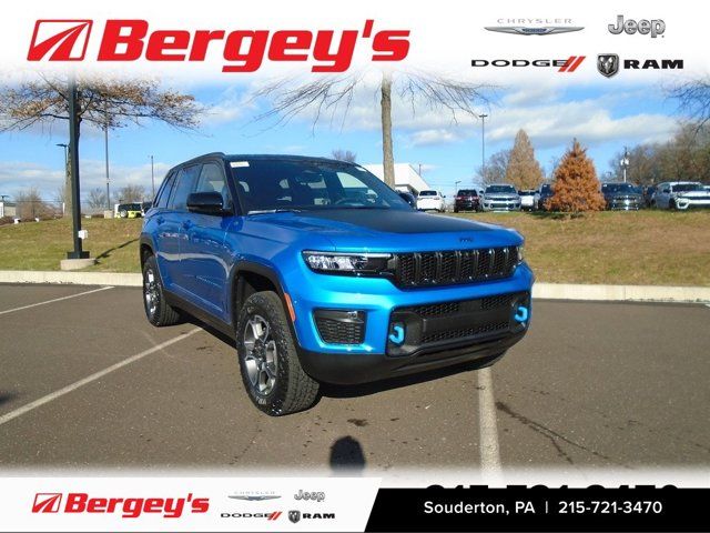 2022 Jeep Grand Cherokee 4xe Trailhawk