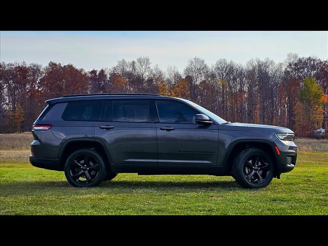 2022 Jeep Grand Cherokee L Altitude