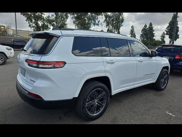 2022 Jeep Grand Cherokee L Laredo