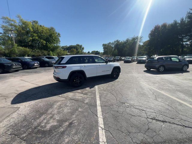 2022 Jeep Grand Cherokee L Laredo