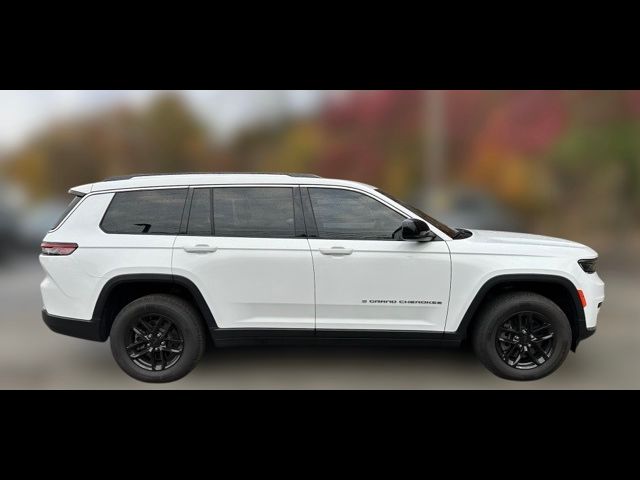 2022 Jeep Grand Cherokee L Laredo