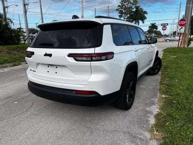 2022 Jeep Grand Cherokee L Altitude