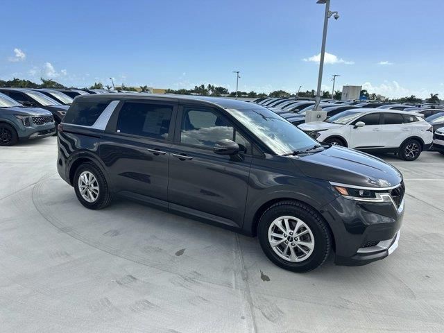 2022 Kia Carnival LX