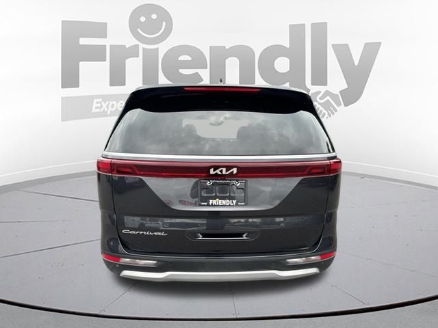 2022 Kia Carnival LX