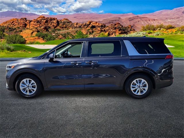 2022 Kia Carnival LX
