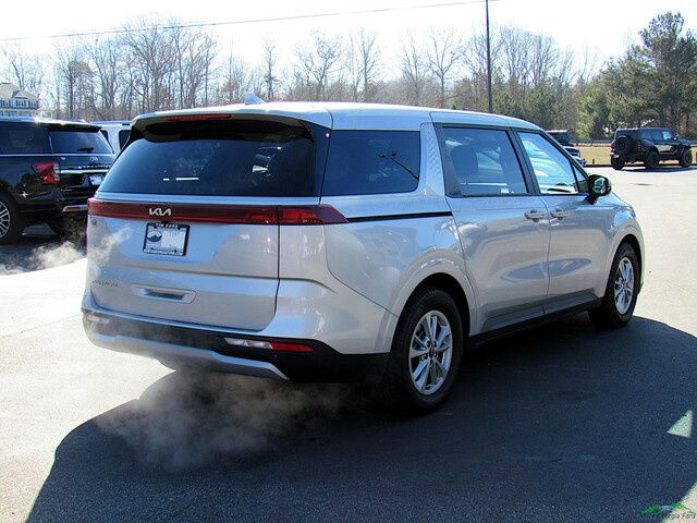 2022 Kia Carnival LX