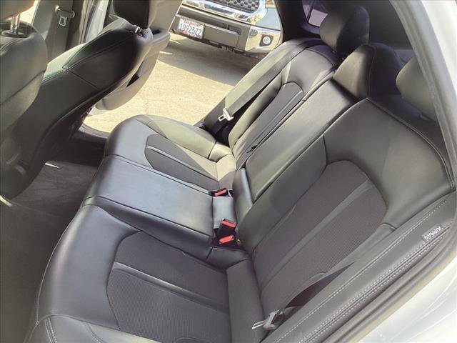 Vehicle image 19 of 28