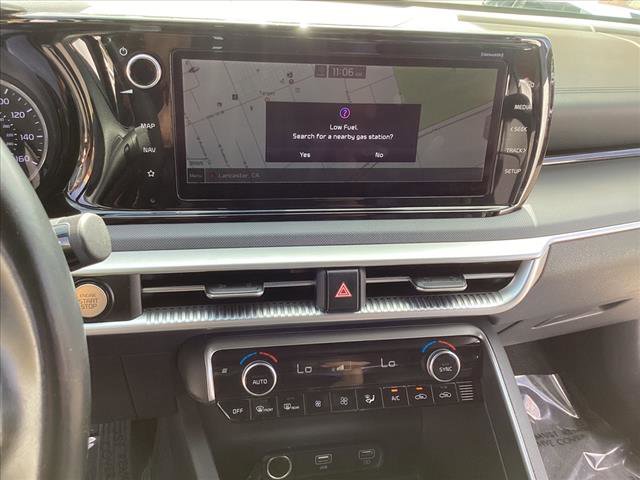Vehicle image 13 of 28