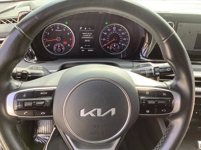 Vehicle image 12 of 28