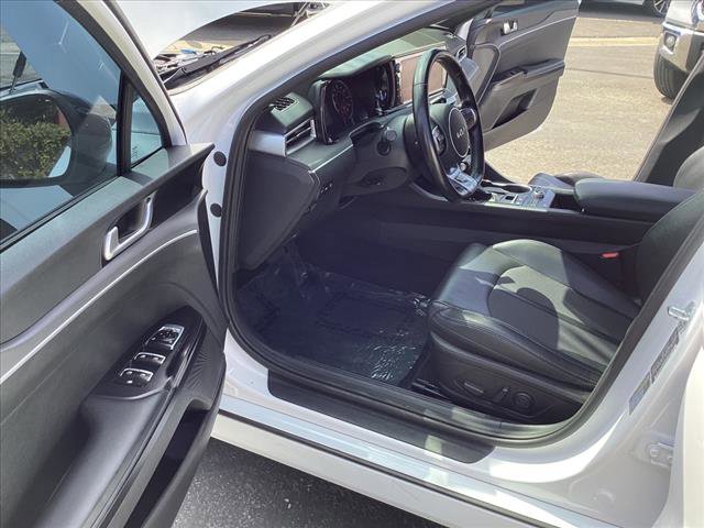 Vehicle image 9 of 28