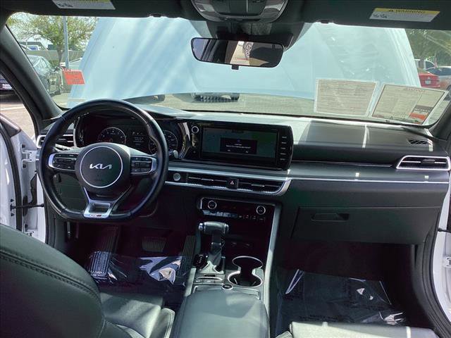 Vehicle image 24 of 28