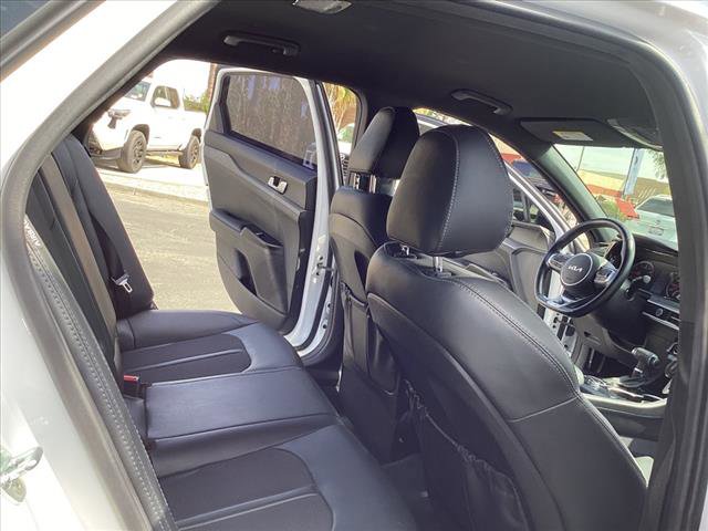 Vehicle image 22 of 28