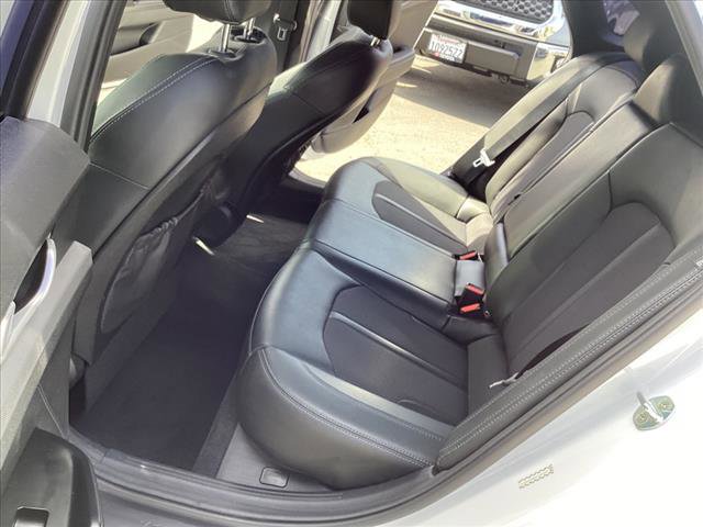 Vehicle image 17 of 28