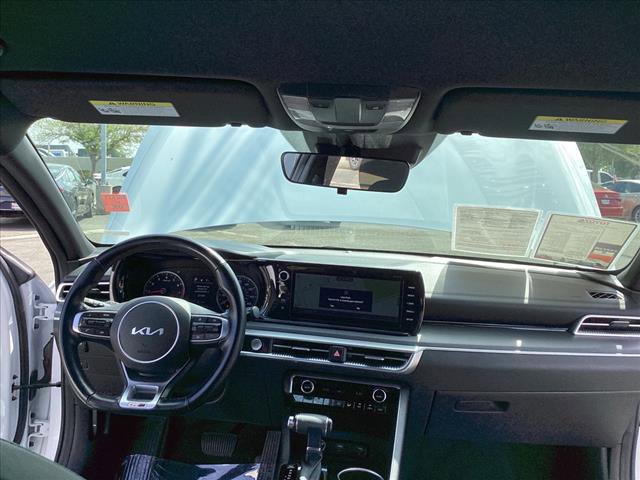 Vehicle image 23 of 28