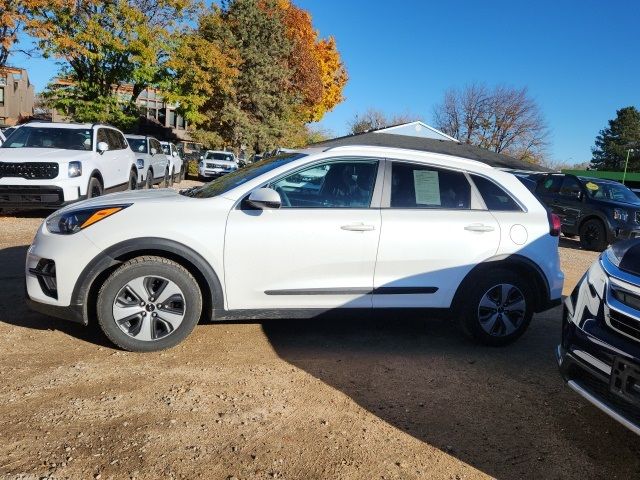 2022 Kia Niro LX