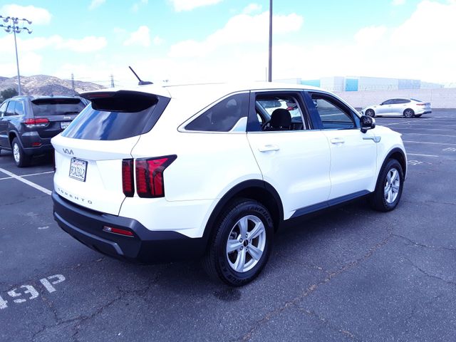 2022 Kia Sorento LX
