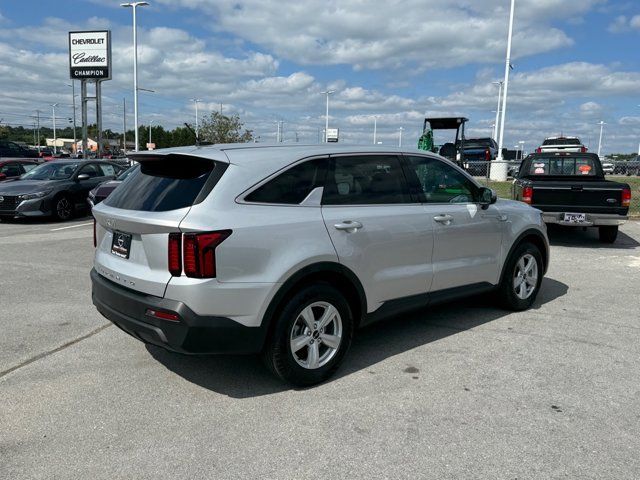 2022 Kia Sorento LX