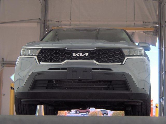 2022 Kia Sorento LX