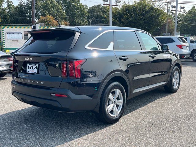 2022 Kia Sorento LX